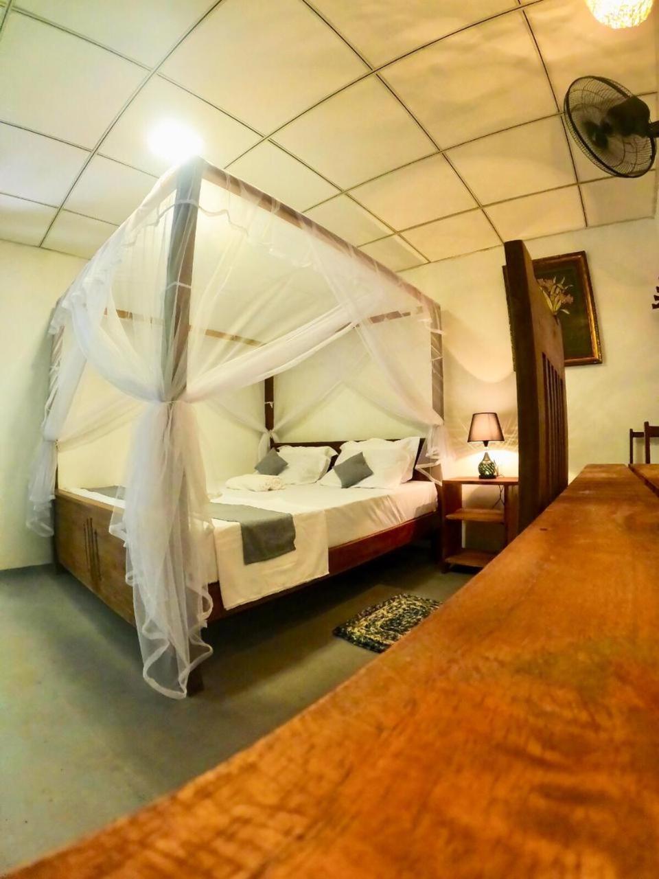 Ostello Surf Resort Ahangama Esterno foto